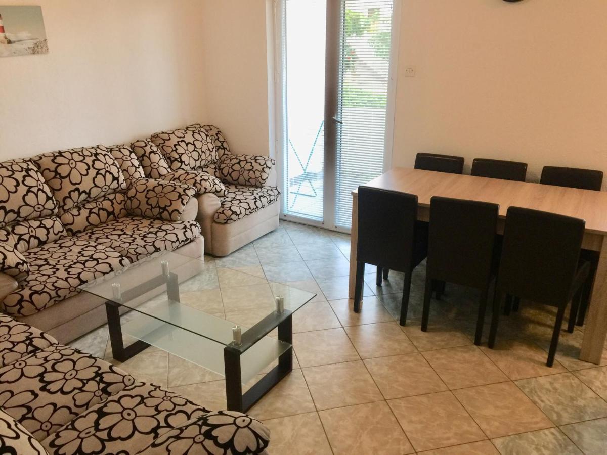 Apartmani Nerko Đảo Pag Ngoại thất bức ảnh