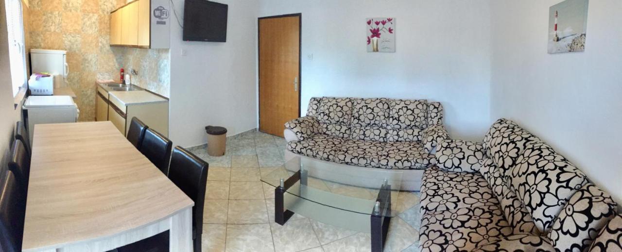 Apartmani Nerko Đảo Pag Ngoại thất bức ảnh